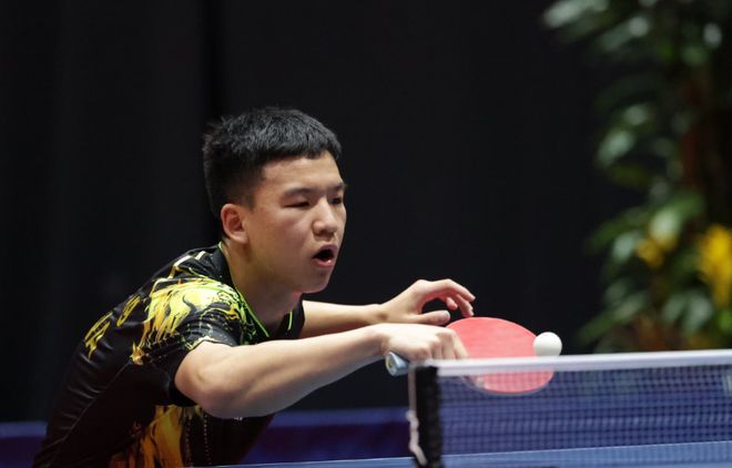 气氛紧张而 气氛紧张而